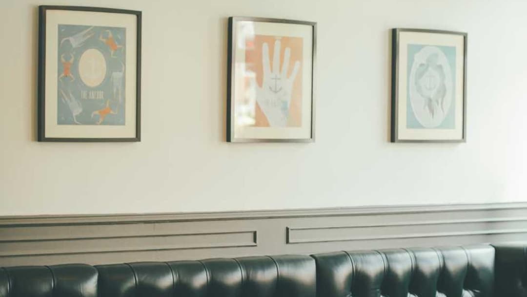 穿梭在车流中的光轨